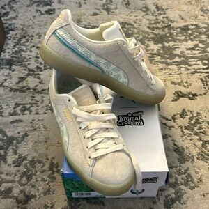 Puma girls sneakers size 4 Brand new with tags